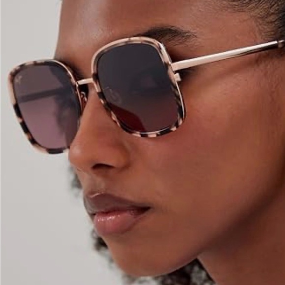 Maui Jim Accessories - Maui Jim Pua Tortoise Sunglasses, NWOT